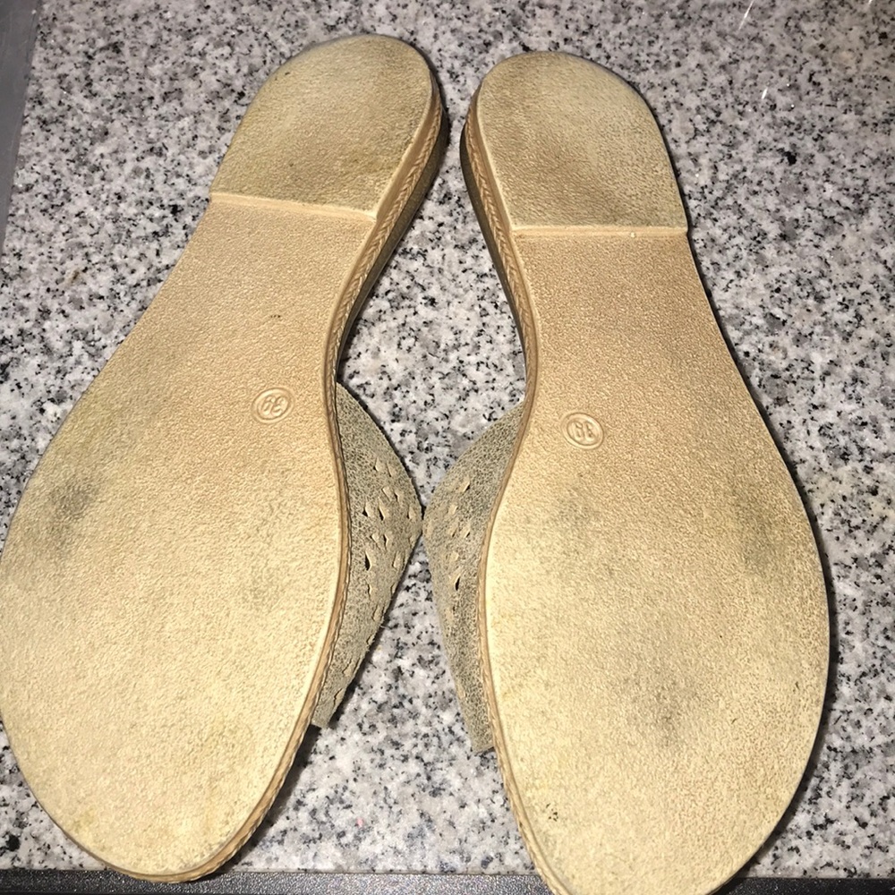 Gold sandals - Picture 2 of 2
